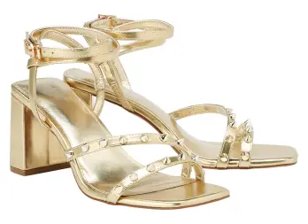 A nyári esküvő cipő dilemmája: Stílus és kényelem